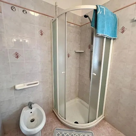 Апартаменты Lignano Pineta Flat With Balcony *