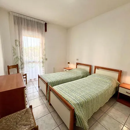 Lignano Pineta Flat With Balcony アパート